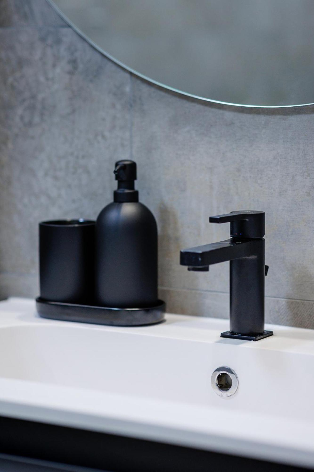 The Corner Luxe Apartment ブカレスト エクステリア 写真