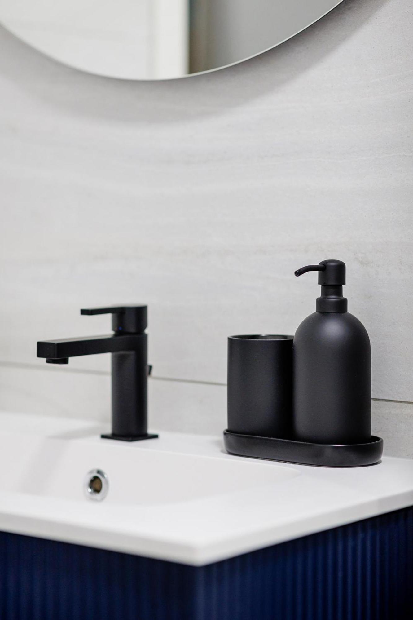 The Corner Luxe Apartment ブカレスト エクステリア 写真
